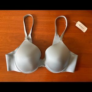 NWT SOMA Vanishing Back Full Coverage 36B